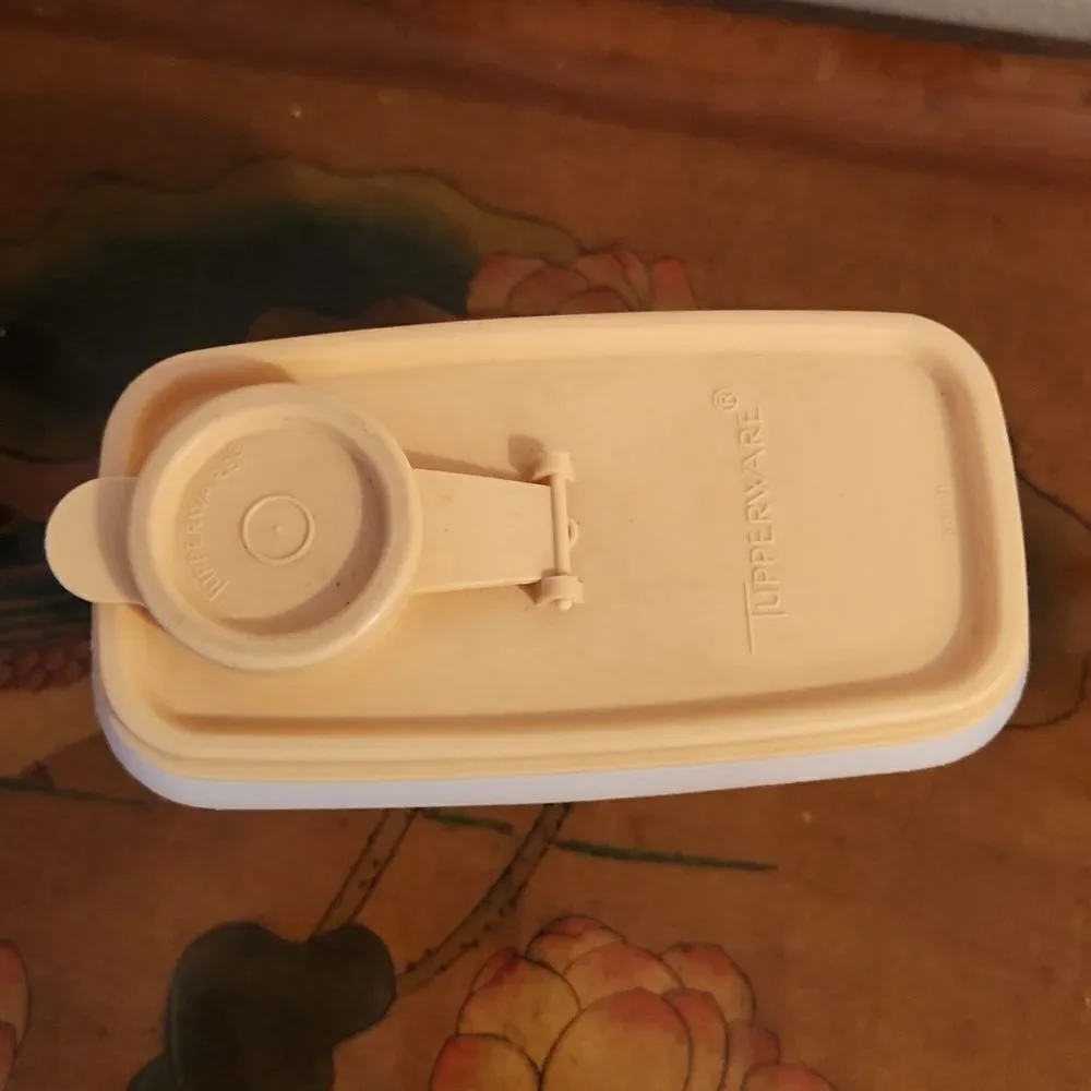 Tupperware Pour & Store Container 509-11 499-12